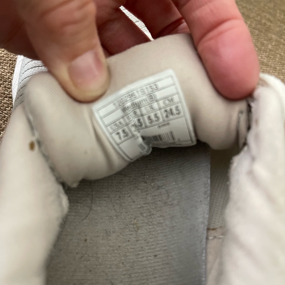 (2) Brooks Women’s 7.5 white Adrenaline GTS XX shoes - Picture 6 of 6